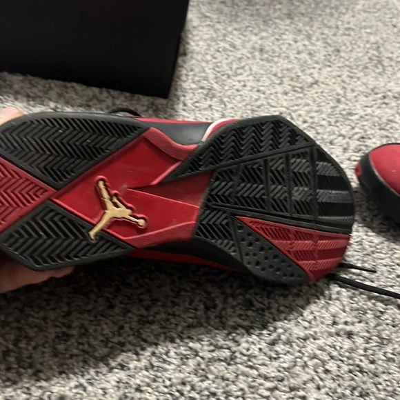 Jordan true flight red black and white size 10 lightly used & well taken care of